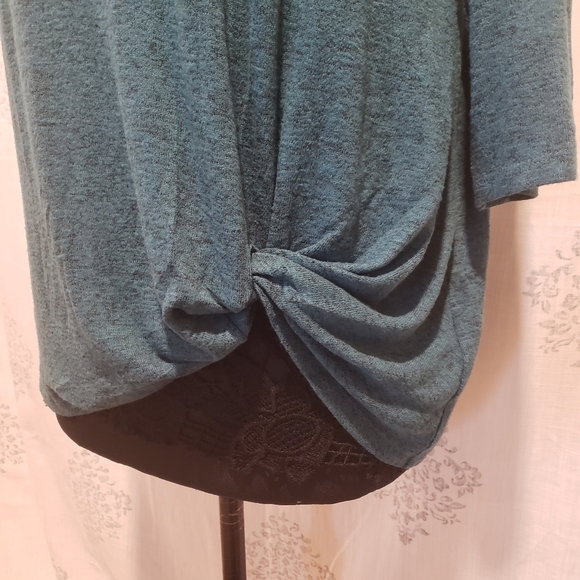 Chelsea & Theodore Women's 3/4 Sleeve Knot Top Shirt (NEW) - Picture 2 of 11